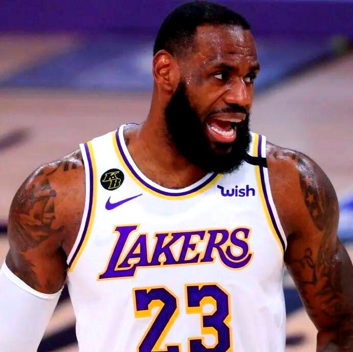 詹姆斯迎来七赛季高光表现，尤文图斯球迷沸腾！的简单介绍