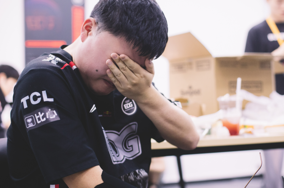 九游-包含Uzi爆冷击败SKT，战术调整引爆全场！的词条